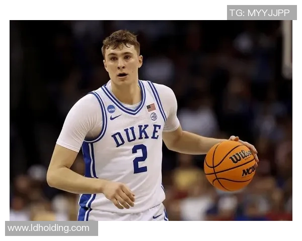 裁判不吹弗拉格被拉拽！基德：我不想被罚款，没响哨就继续打