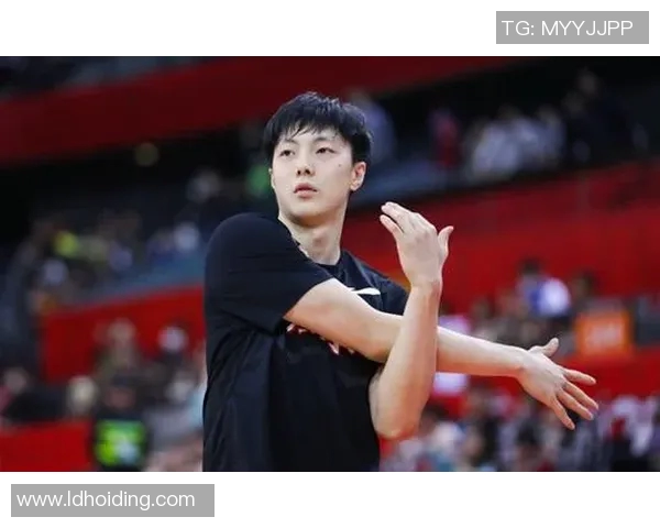 胡明轩2+1获杜锋鼓掌，广东半场58-34领先浙江