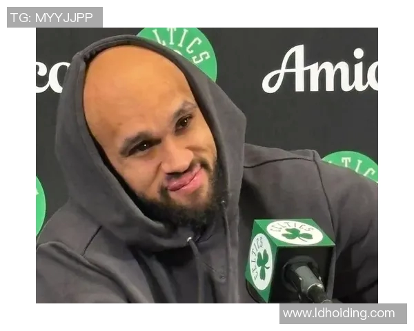 记者表示怀特嘴唇被打肿依然不响哨！怀特：你想让我惹麻烦啊